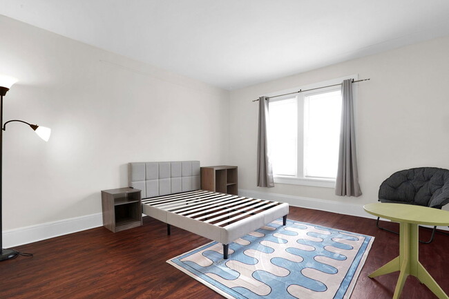 Building Photo - 182 E Patterson Ave