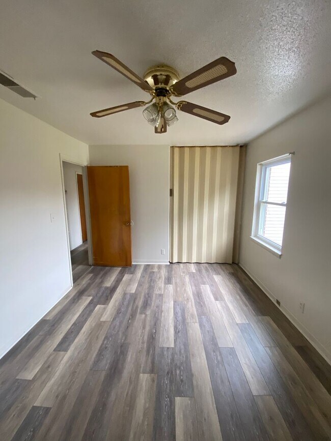 Building Photo - 3/1 in Shelby, NC close to Hwy 74 and uptown Shelby