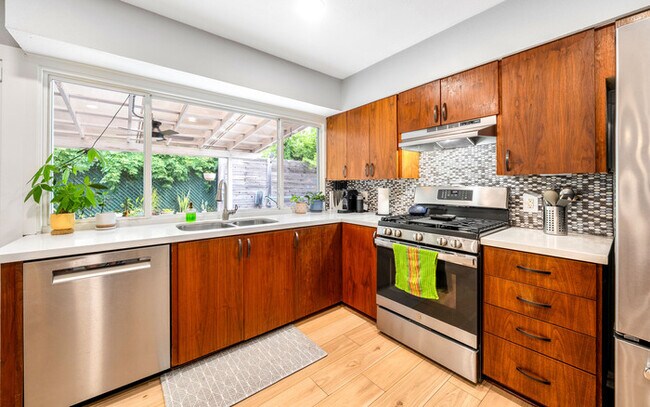 Building Photo - Fully Furnished South Austin Gem with Pool & Outdoors Entertainment