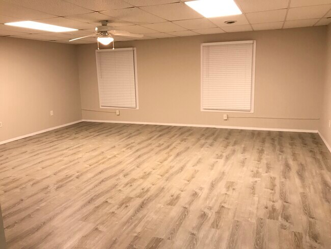 Building Photo - 351 Chicago Rd