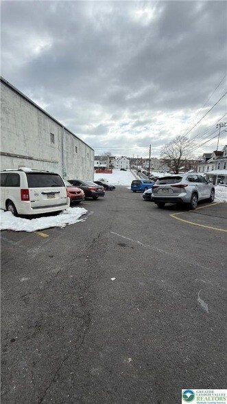 Building Photo - 202 E Hamilton St