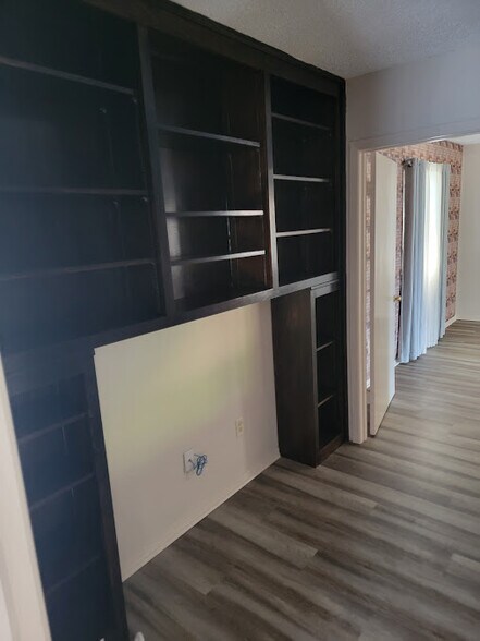 Building Photo - 2401 Azle Hwy