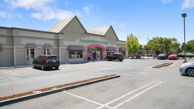 Building Photo - 1130 Edgewood Rd