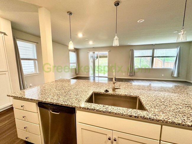 Building Photo - Amazing 2,306-square-foot house in Wood Village