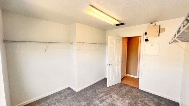 Building Photo - Spacious 4-Bedroom Home in HOA Community with Fantastic Amenities!