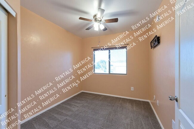 Building Photo - 568 E Painted Pueblo Dr