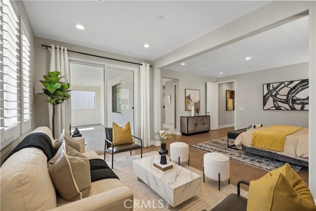 Building Photo - 370 Sawbuck