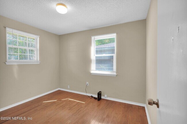 Building Photo - 648 W Oliver St