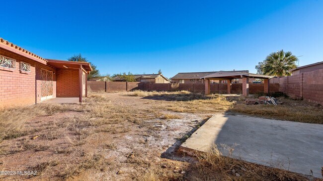 Building Photo - 6428 Buckaroo Loop