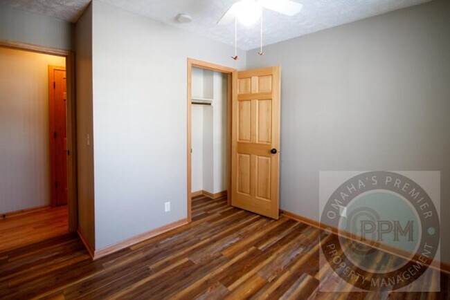 Building Photo - Spacious 3Bed/ 1Bath Home|$500 off the Deposit