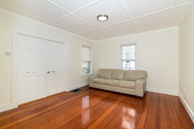 Building Photo - 21 Wollaston Ave