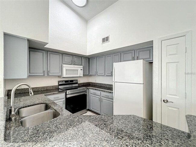 Building Photo - 13028 Plantation Park Cir