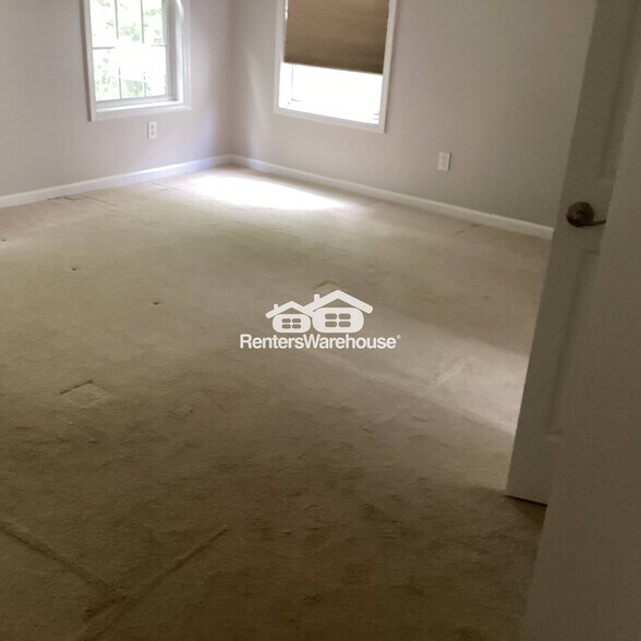 Building Photo - 2983 Rosebrook Dr