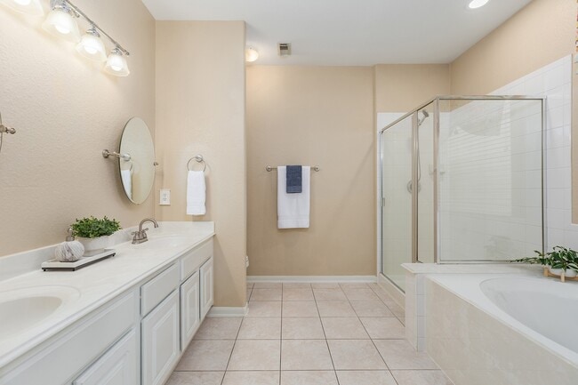 Building Photo - 17255 Mitchell Pass Ln