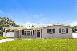 Building Photo - 3 Bedroom Pet-Friendly Home in BRANDON, FL with Main Street Renewal