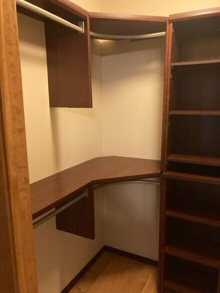 Building Photo - 5887 Granby Hill Dr