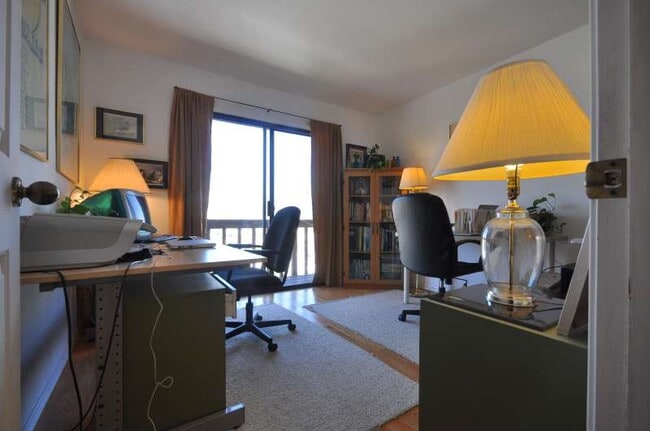 office - 3620 Verdugo Vista Ter