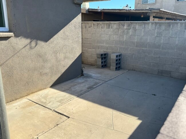 Building Photo - 2241 N Carroll St