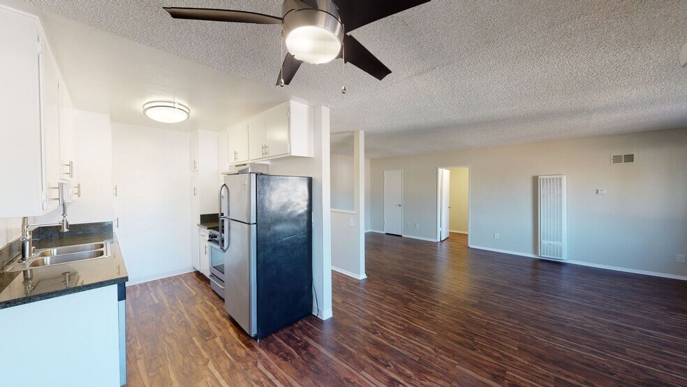 Interior Photo - Royal Terrace Apartments