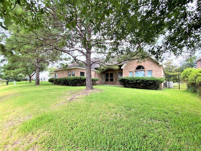 Building Photo - 10122 Meridian Lakes Dr
