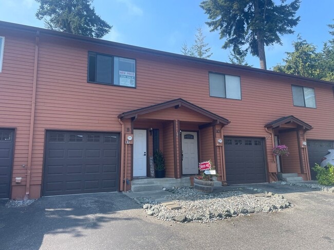 Primary Photo - Charming 2 Bedroom Condo in the Heart of Town. Pet Friendly! $500 Move In Credit!