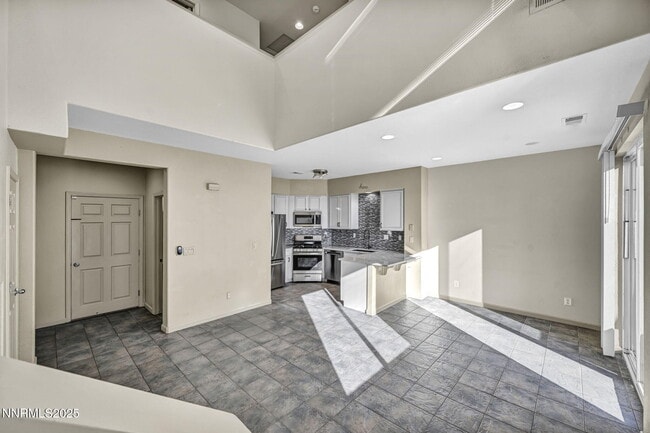 Building Photo - 9250 Lone Wolf Cir