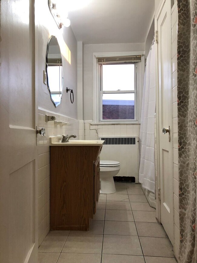 Building Photo - 7558 Mayland St