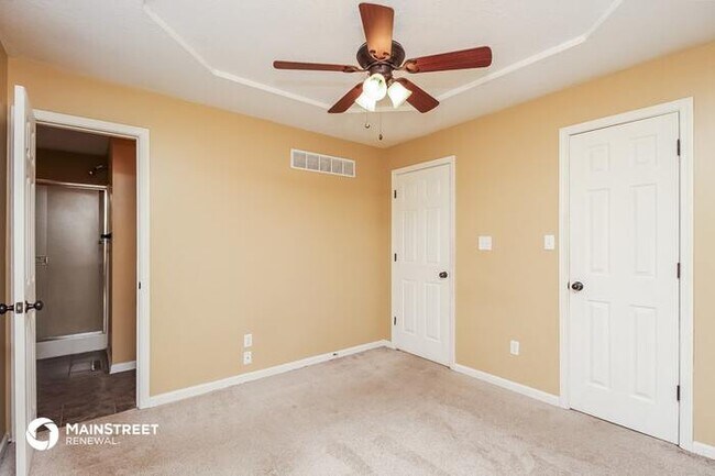 Building Photo - 18508 E Blackhawk Trail, Independence, MO ...