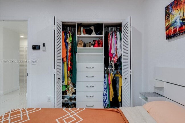 Building Photo - 1025 NW 128th Ct