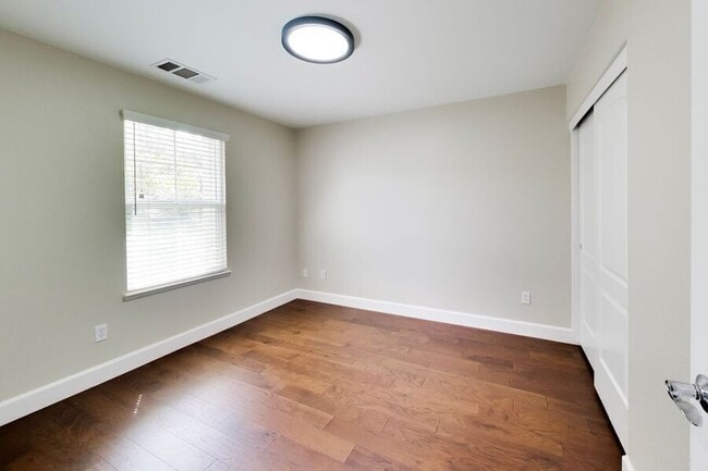 Building Photo - 485 Chagall St