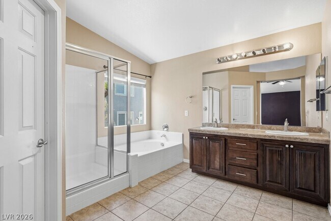 Building Photo - 527 Newberry Springs Dr