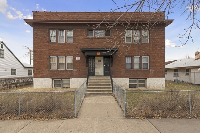 Building Photo - 929 Aurora Ave
