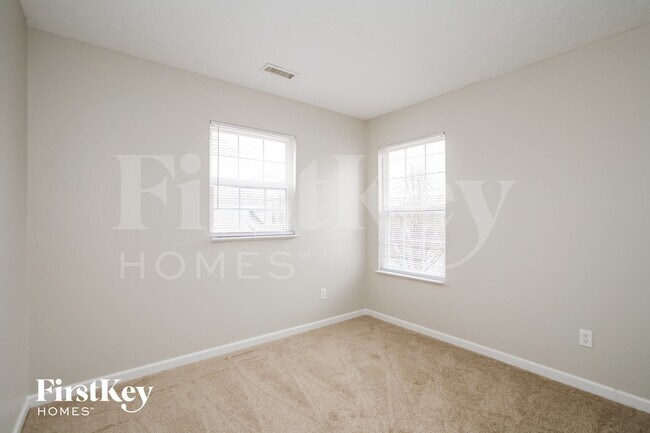 Building Photo - 2608 Liatris Dr