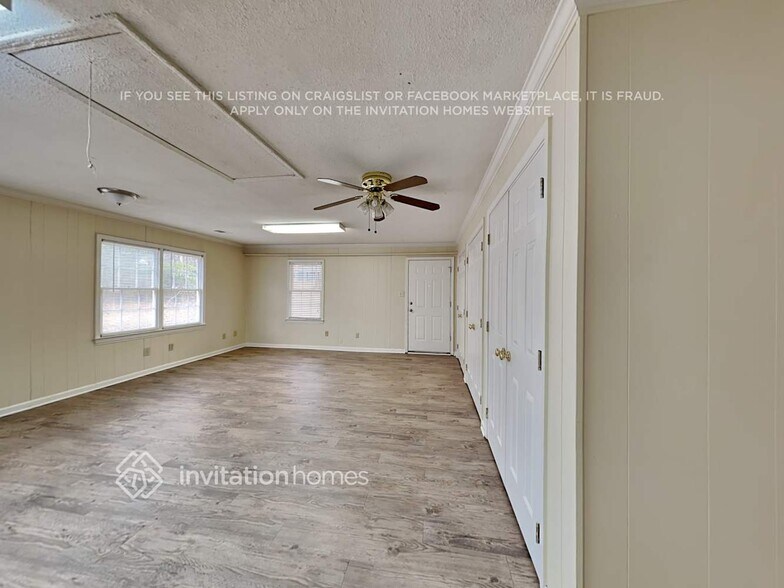 Building Photo - 1009 Monopoly Dr