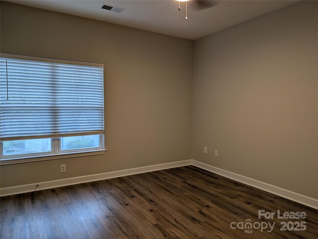 Building Photo - 16246 Redstone Mountain Ln