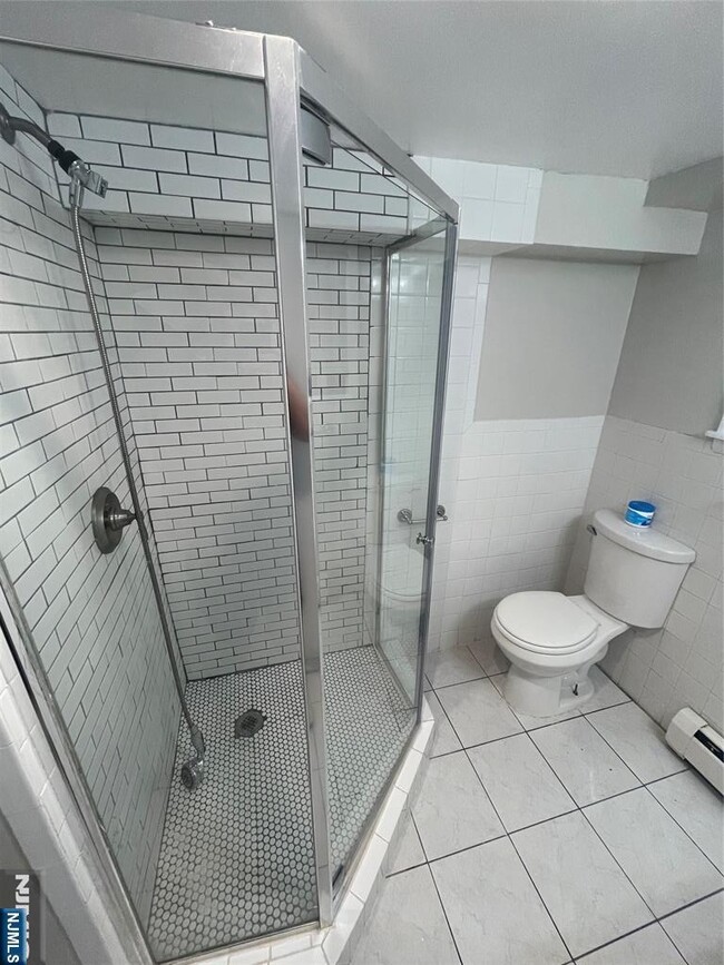 Building Photo - 171 Charles St