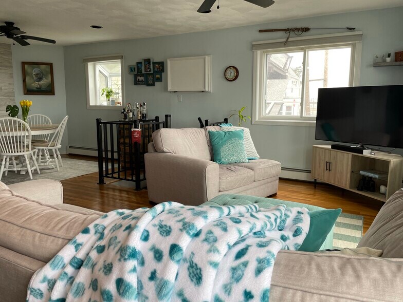 Alternate Dining Room / Living Room setup - 56 Winthrop Shore Dr