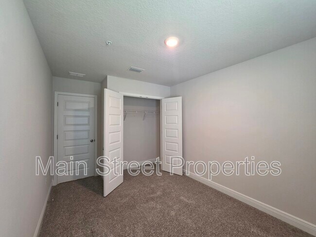 Building Photo - 9011 Golden Eye Dr