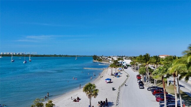 Building Photo - 742 Granada St