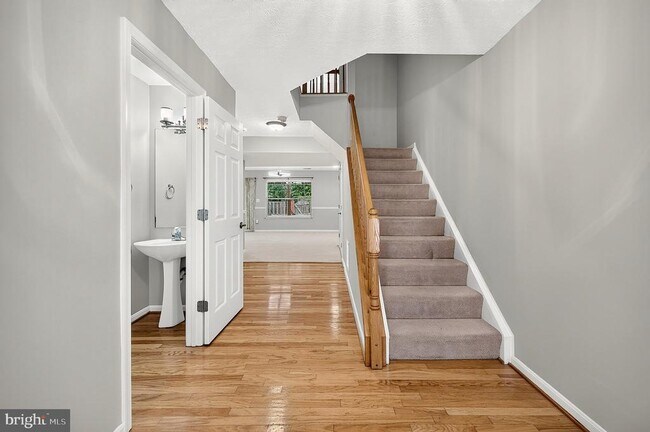 Building Photo - 8381 Millwood Dr