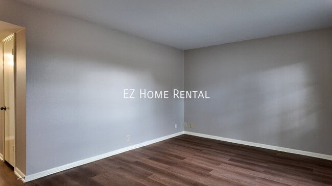 Building Photo - 2102 5th Ave N