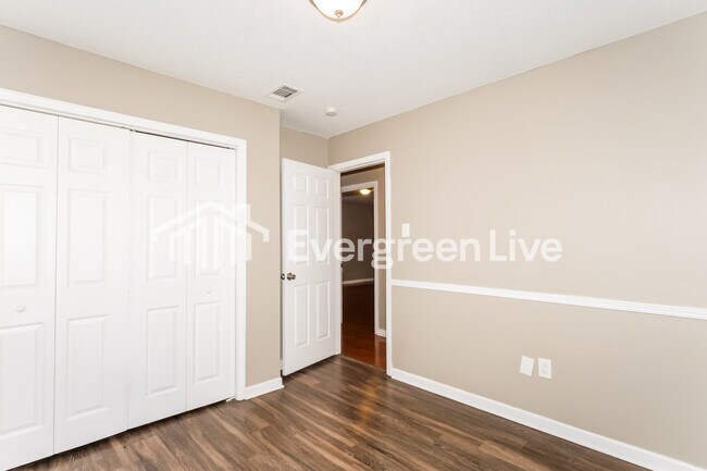 Building Photo - 3842 Kipling Ave