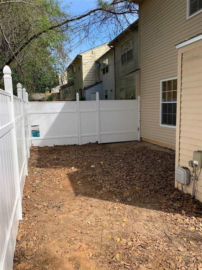 Building Photo - 2372 Gregory Dr