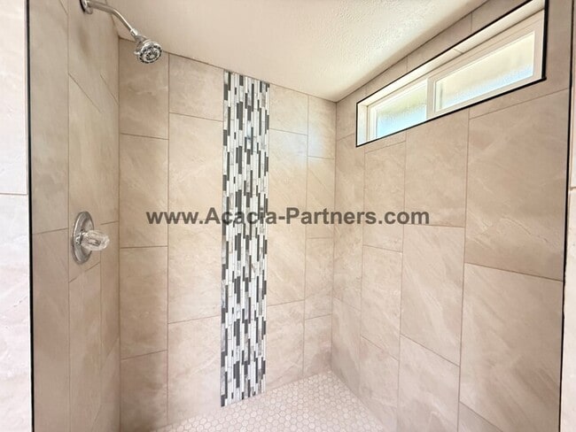 Building Photo - Three Bedroom Remodeled  Home