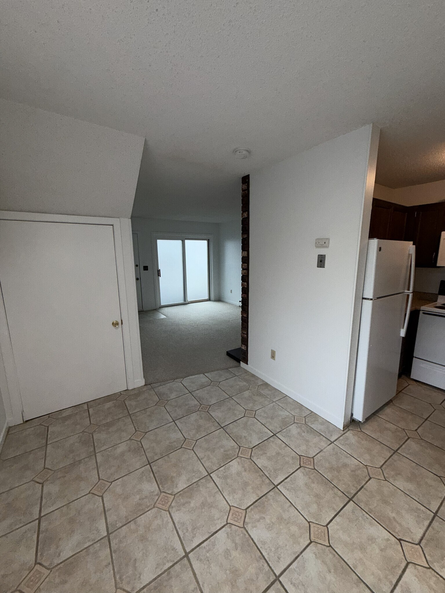 Building Photo - 295 Redstone Hill Rd