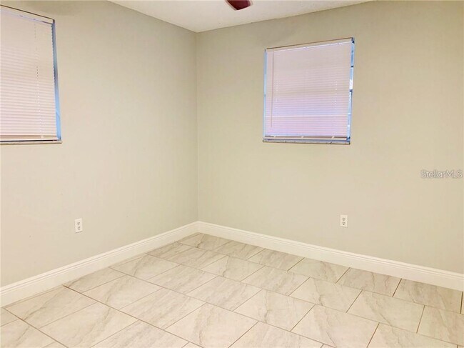 Building Photo - 205 Babson Dr