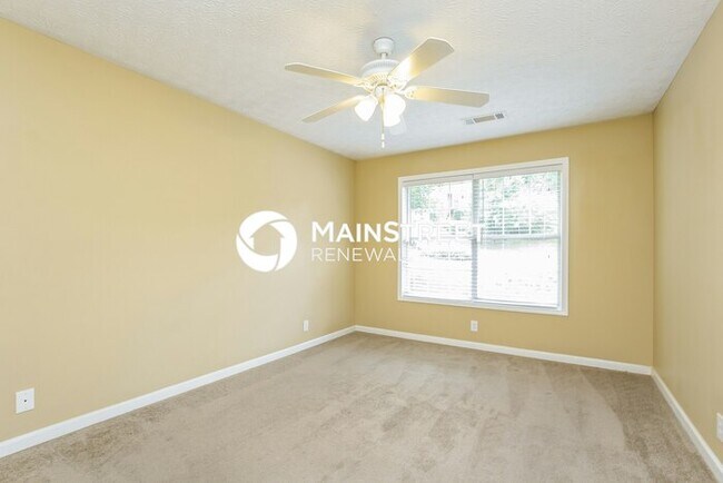 Building Photo - 3 Bedroom Pet-Friendly Home in Sugar Hill, GA with Main Street Renewal
