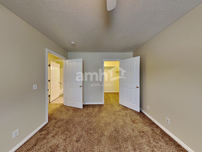 Building Photo - 3417 S Spruce View Ln