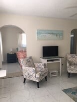 Building Photo - 649 Royal Palm Blvd