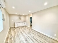 Building Photo - Charming 1-Bedroom, 1-Bathroom ADU in a Prime Location – 795 1/2 42nd St